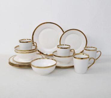 16pc White and Gold Dinner set
